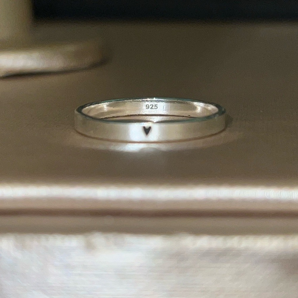 Silver ~ 🖤 Ring - Picture 4 of 4